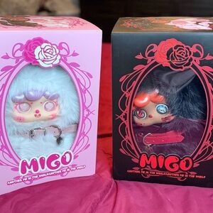 Migo Doll Set in White and Black. Another me in the World